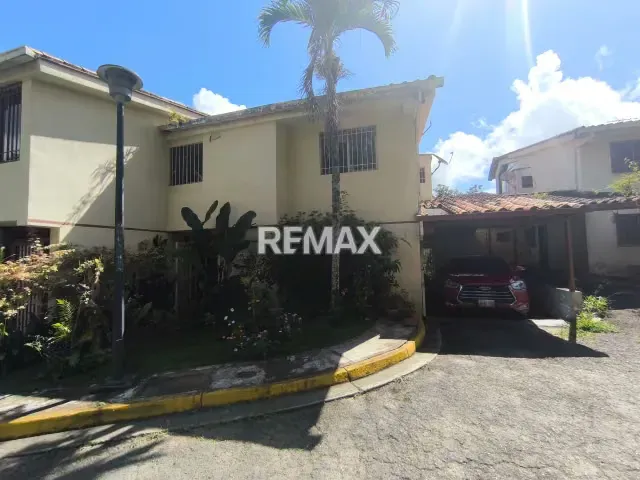 La Unión El Hatillo VENDO casa 175m2 Urb cerrada