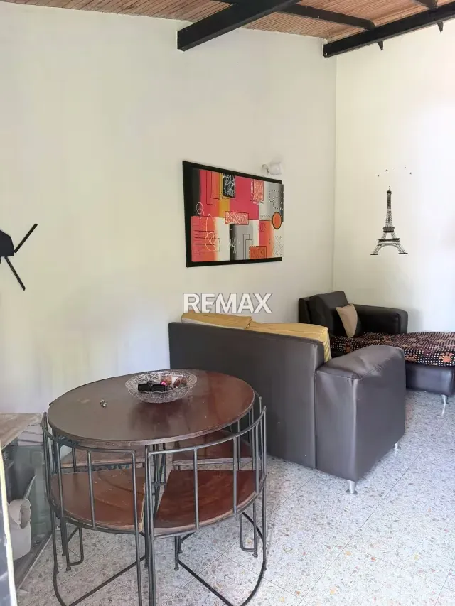 Venta casa de oportunidad Conj. Res. el Porvenir en Caucagua, a dos - 2