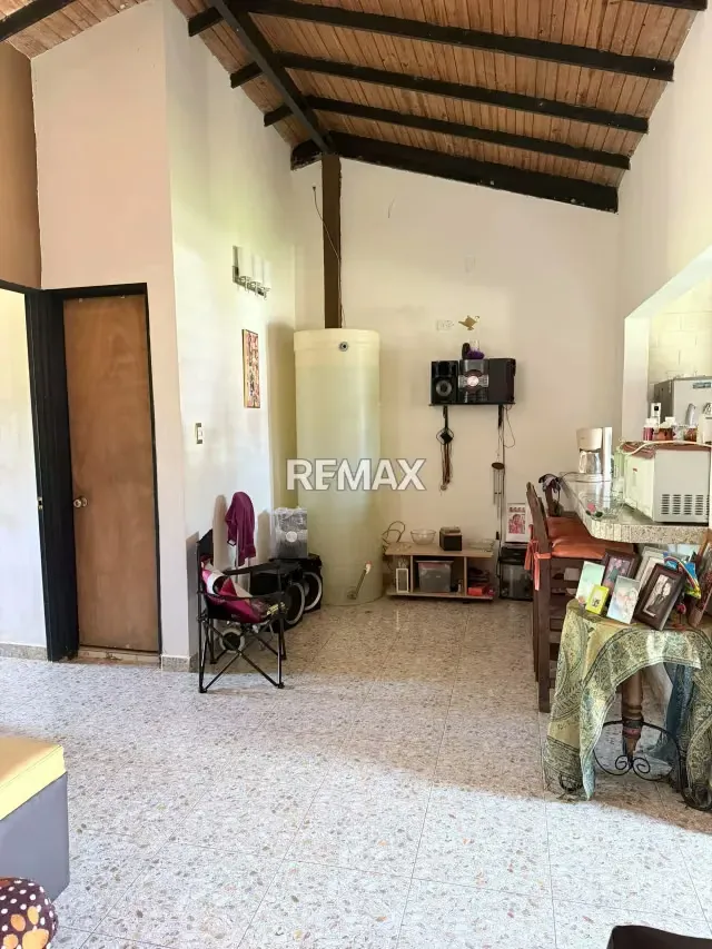 Venta casa de oportunidad Conj. Res. el Porvenir en Caucagua, a dos - 3