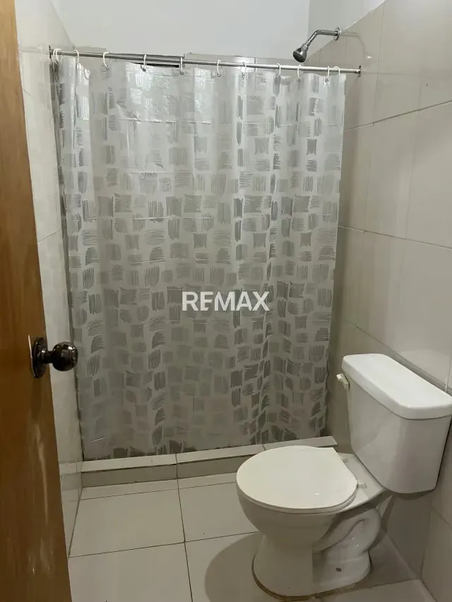 Hermosa y confortable casa en ALQUILER ubicada en Urb. Lomas de Santa Sofía. - 9