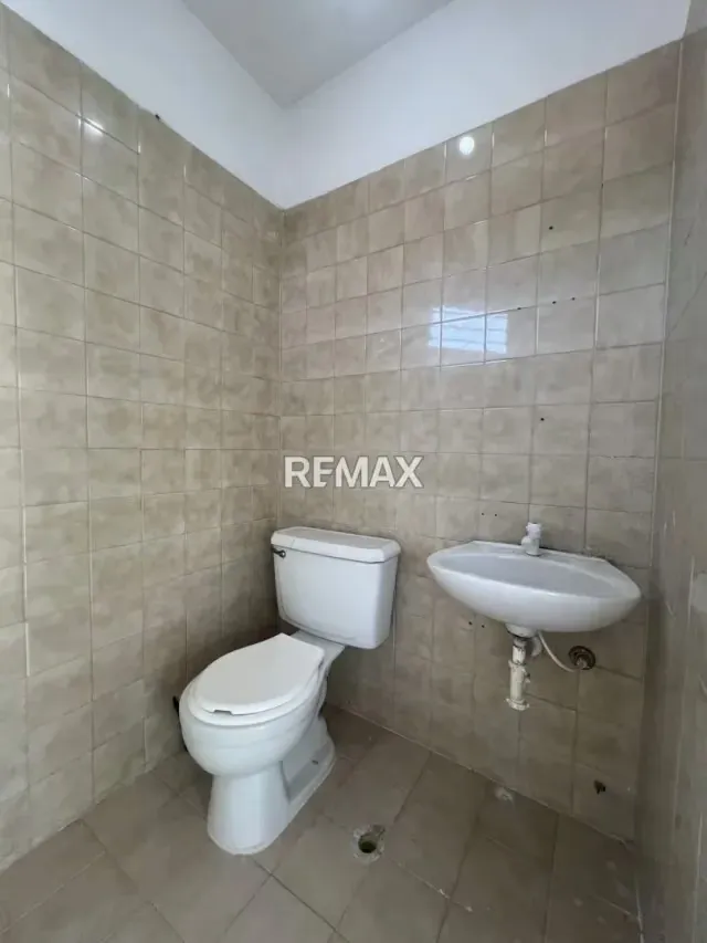 Se alquila Local de 67 m² con Vista Panorámica C.C. Plaza, Barrio Obrero - 2