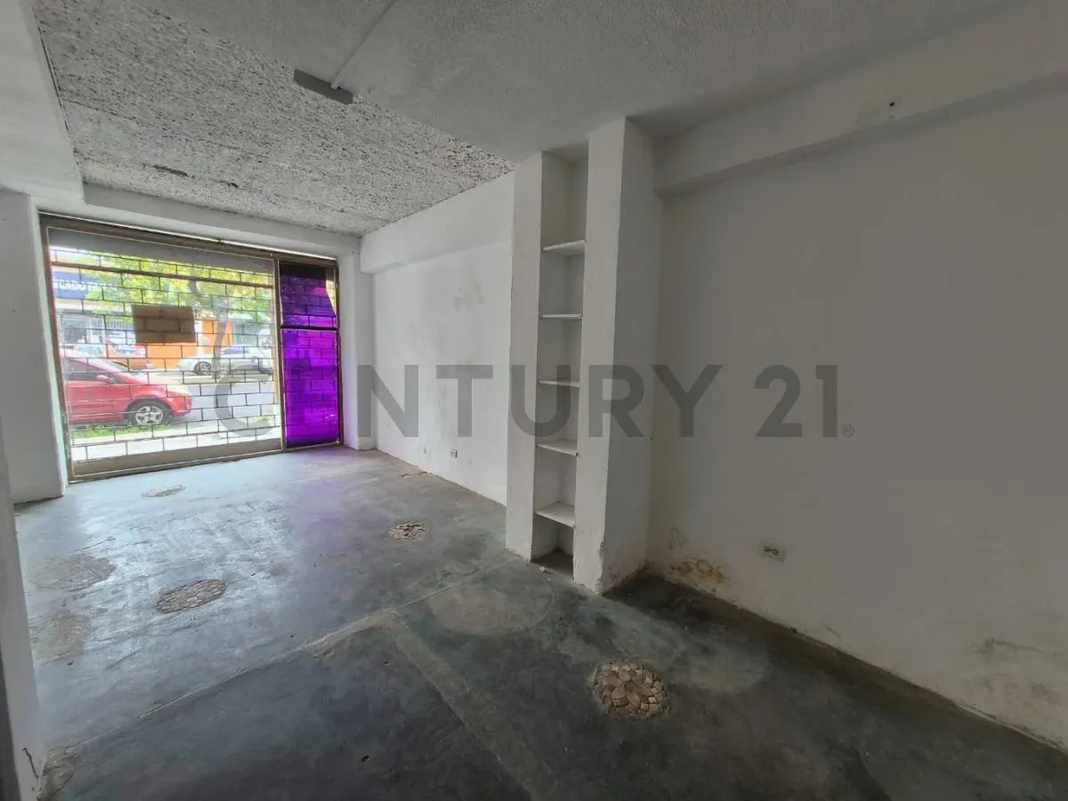 LOCAL COMERCIAL EN PUERTO LA CRUZ: VISIBILIDAD MÁXIMA Y TRÁFICO CONSTANTE - 5