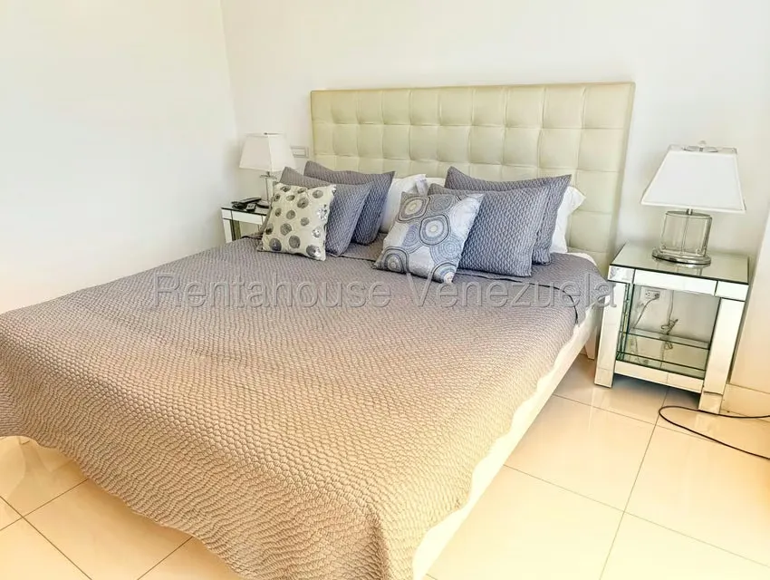 Apartamento (1 Nivel) en Alquiler en Lomas de Las Mercedes, Distrito Metropolitano - 21