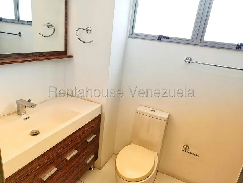 Apartamento (1 Nivel) en Alquiler en Lomas de Las Mercedes, Distrito Metropolitano - 23