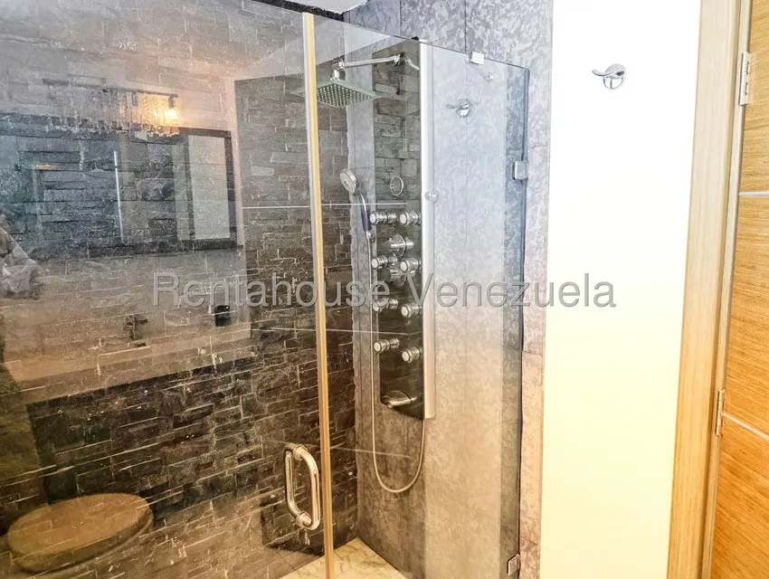Apartamento (1 Nivel) en Alquiler en Lomas de Las Mercedes, Distrito Metropolitano - 24