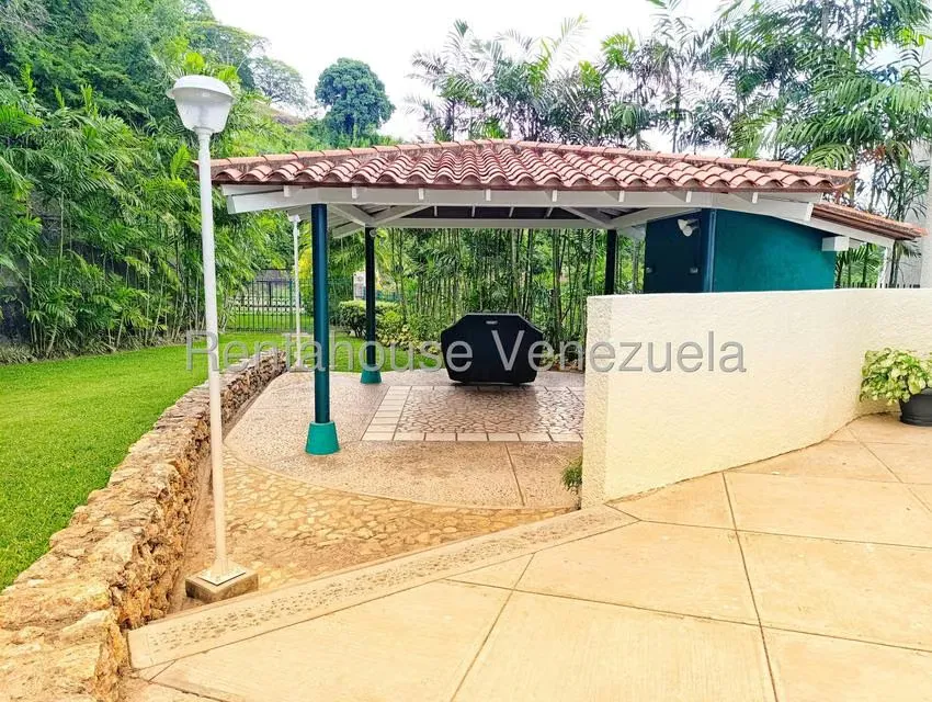 Apartamento (1 Nivel) en Alquiler en Lomas de Las Mercedes, Distrito Metropolitano - 33