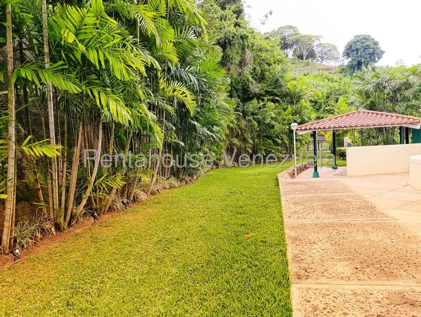 Apartamento (1 Nivel) en Alquiler en Lomas de Las Mercedes, Distrito Metropolitano - 36