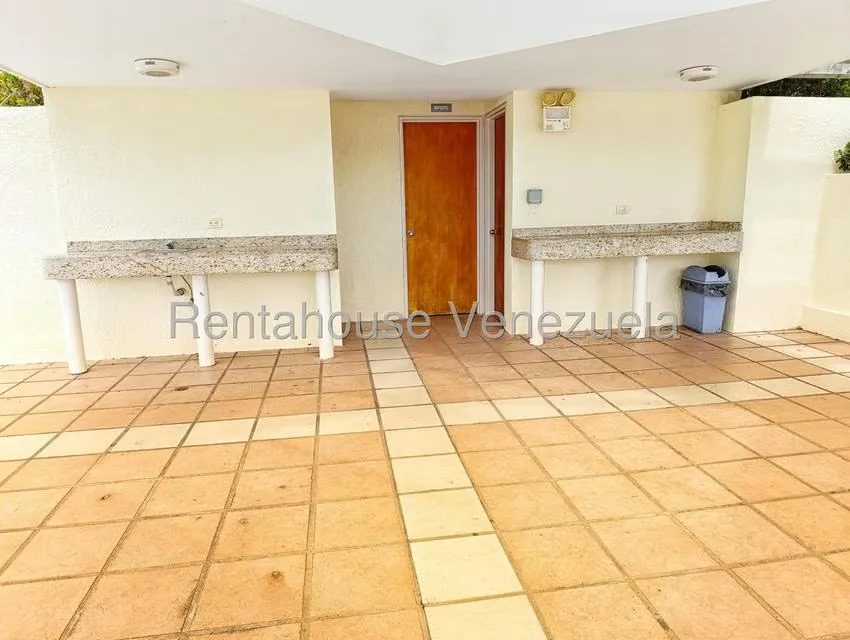 Apartamento (1 Nivel) en Alquiler en Lomas de Las Mercedes, Distrito Metropolitano - 42