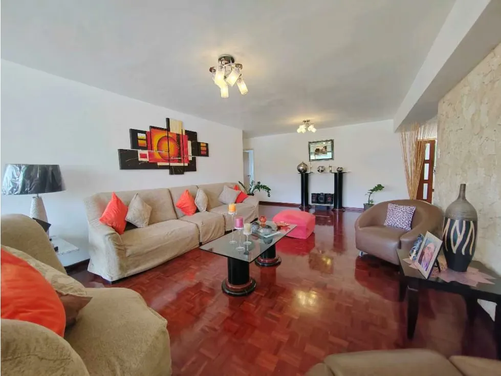 Se vende apartamento 205m2 Los Naranjos 4971 - 5