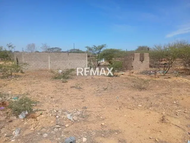 Se Vende Terreno con Bienhechurias en la Vela de Coro Estado Falcón - 9