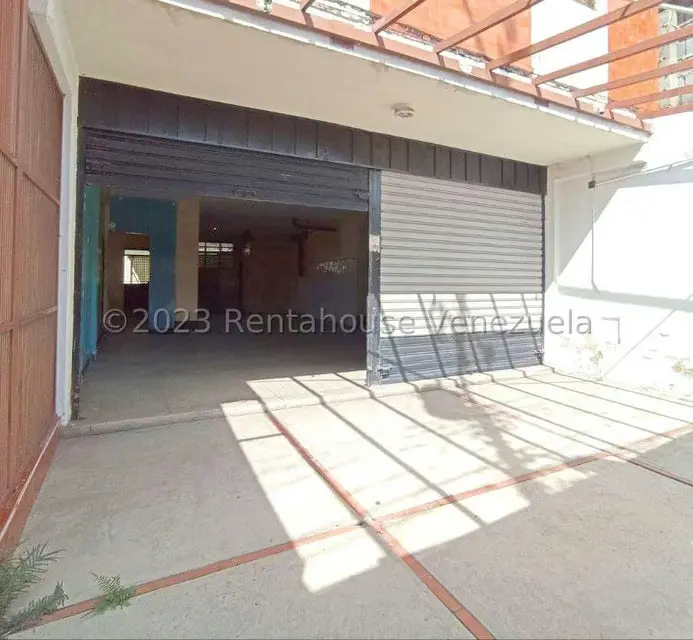Comercial (Edificio) en Venta en Parroquia Juan de Villegas, Lara - 21