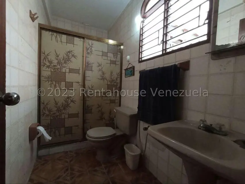Comercial (Edificio) en Venta en Parroquia Juan de Villegas, Lara - 31