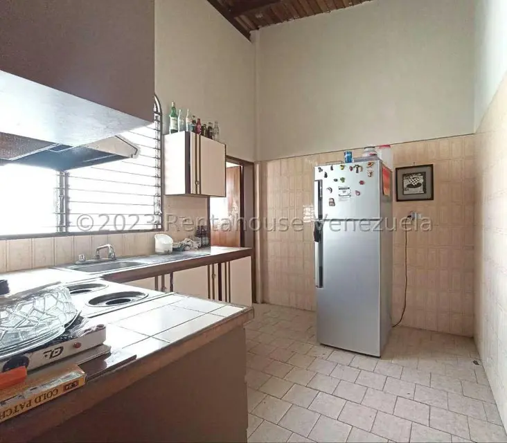 Comercial (Edificio) en Venta en Parroquia Juan de Villegas, Lara - 5