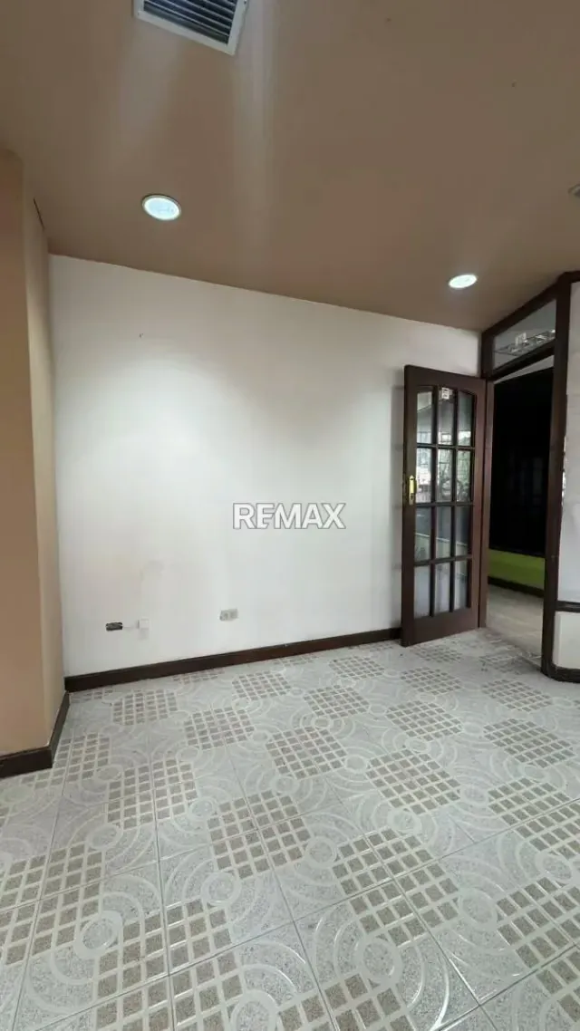 Local en Venta - 4
