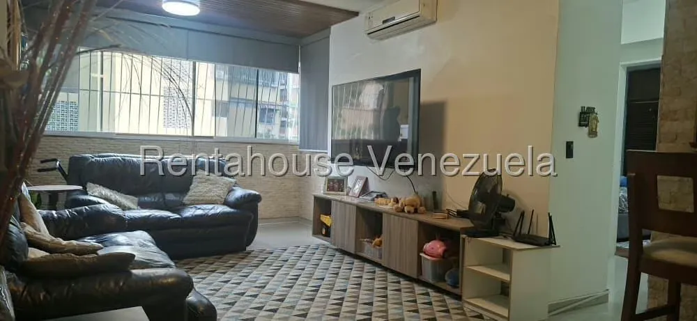 Apartamento (1 Nivel) en Venta en Colinas de Bello Monte, Distrito Metropolitano - 2