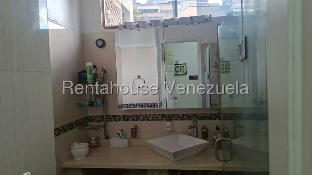 Apartamento (1 Nivel) en Venta en Colinas de Bello Monte, Distrito Metropolitano - 31