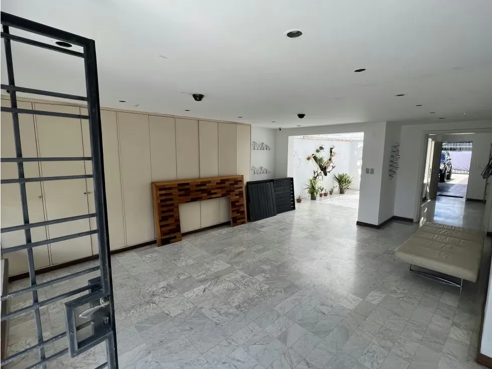 En Venta Casa Comercial en Altamira Av. Luis Roche Chacao - Caracas - 12