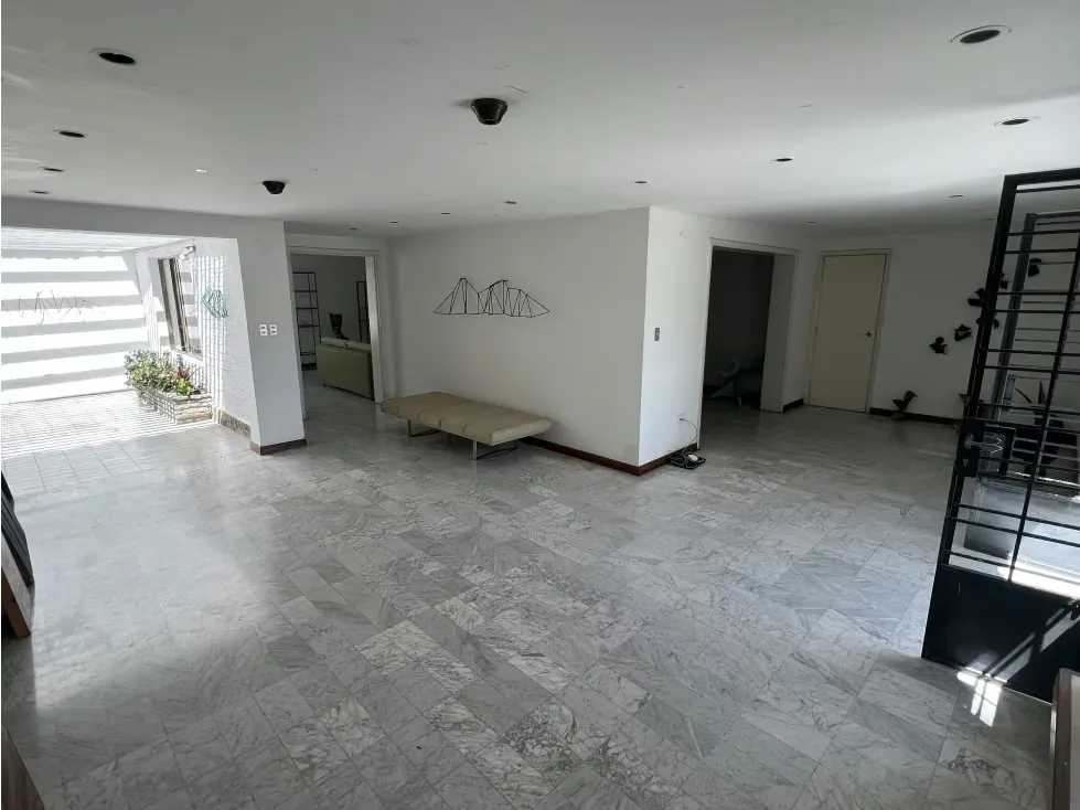 En Venta Casa Comercial en Altamira Av. Luis Roche Chacao - Caracas - 13