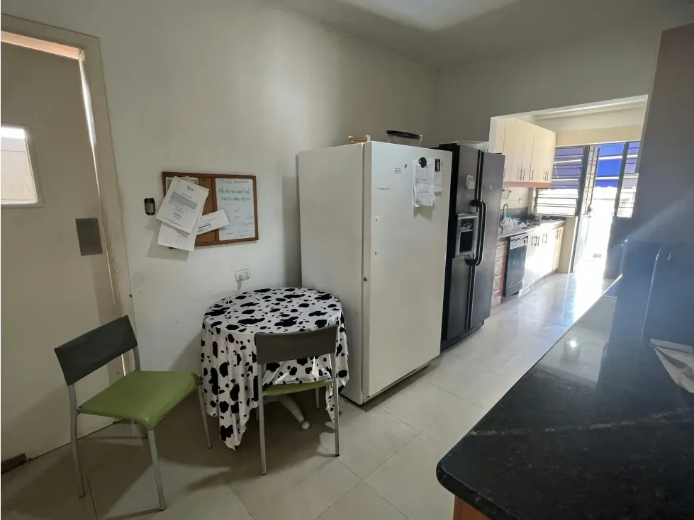 En Venta Casa Comercial en Altamira Av. Luis Roche Chacao - Caracas - 19
