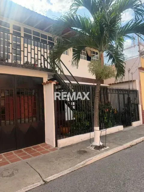 ¿Buscas una casa acogedora , a pie de calle y con todo a la mano? en el Centro este de Barquisimeto