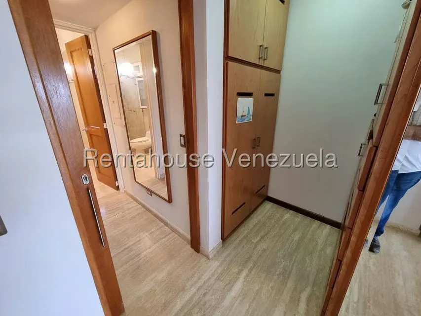 Apartamento (Duplex) en Venta en La Tahona, Distrito Metropolitano - 41