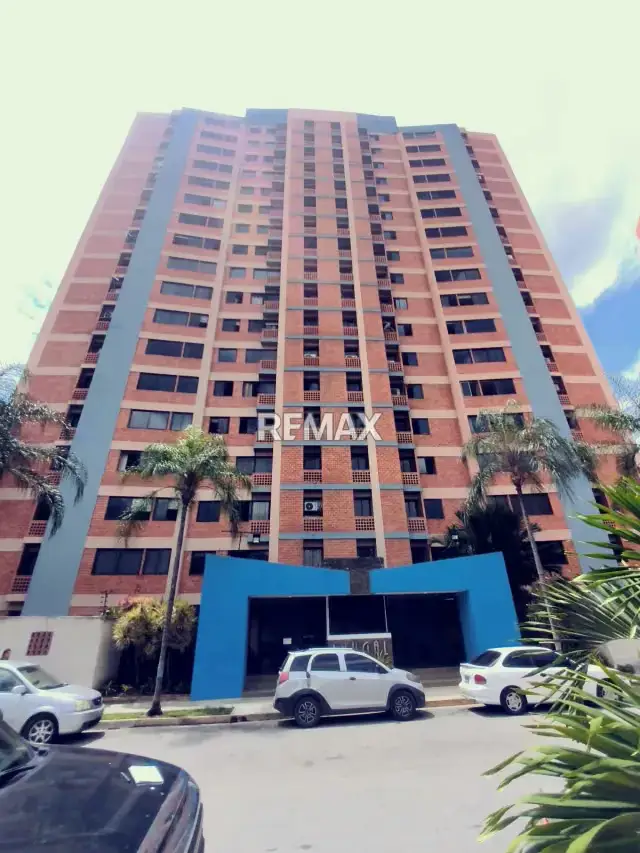 EN VENTA APARTAMENTO RESD SAUGAL LOS MANGOS