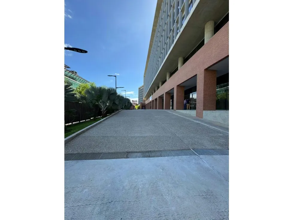 LOCALES EN VENTA A PARTIR DE 83 M2 - URB. BOLEITA NORTE - 6
