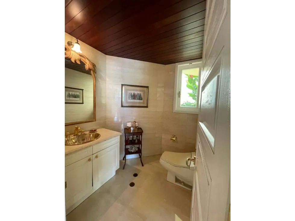 Se vende casa 841m2 Cerro Verde 7154 - 23