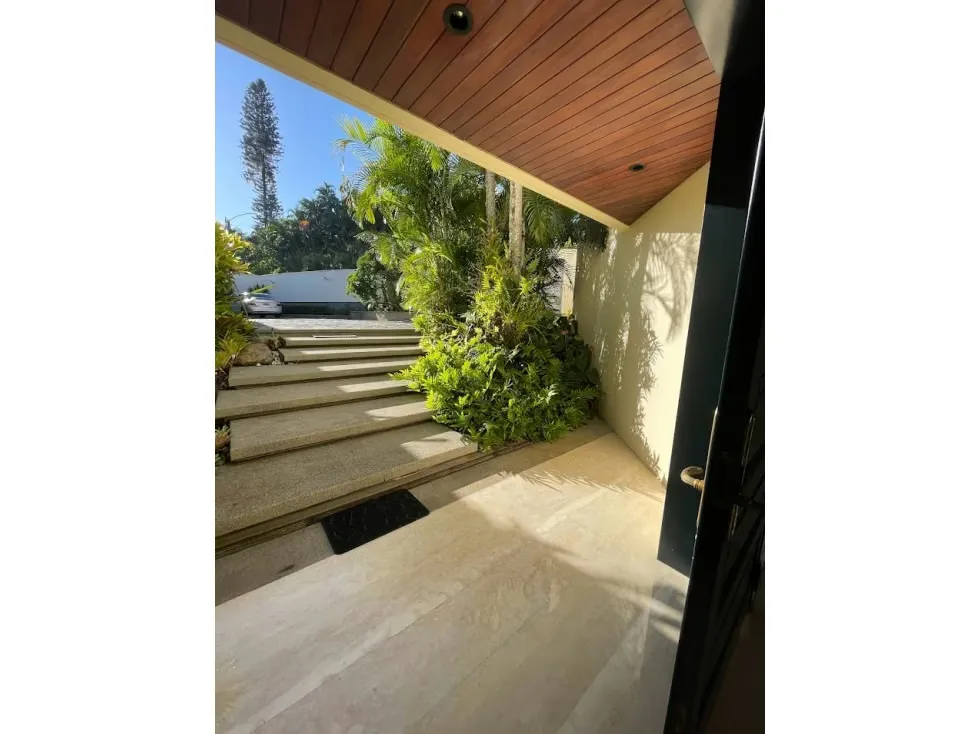 Se vende casa 841m2 Cerro Verde 7154 - 4