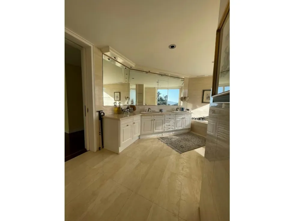 Se vende casa 841m2 Cerro Verde 7154 - 41