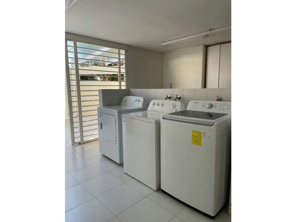 Se vende casa 841m2 Cerro Verde 7154 - 47