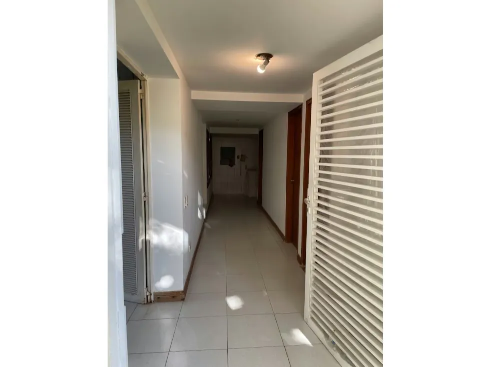 Se vende casa 841m2 Cerro Verde 7154 - 48