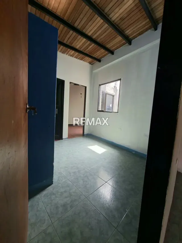 En venta Casa espaciosa con local comercial en Sector Llano La Cruz. - 14