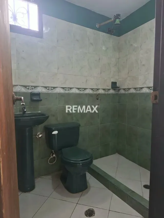 En venta Casa espaciosa con local comercial en Sector Llano La Cruz. - 5