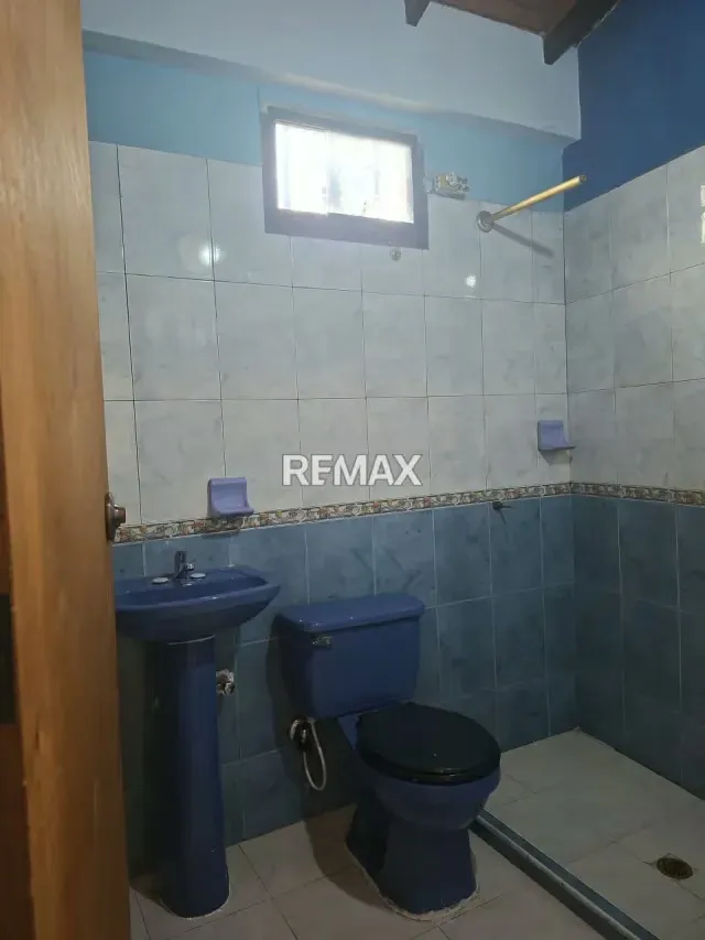 En venta Casa espaciosa con local comercial en Sector Llano La Cruz. - 9