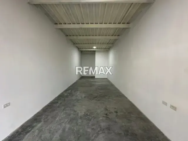 Potencial Local Comercial a pocos metros de Ciudad Ojeda - 4