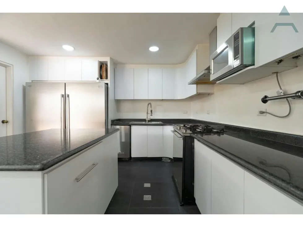 Se Vende Apartamento 341,82m² 3h/4b/3p Country Club - 16