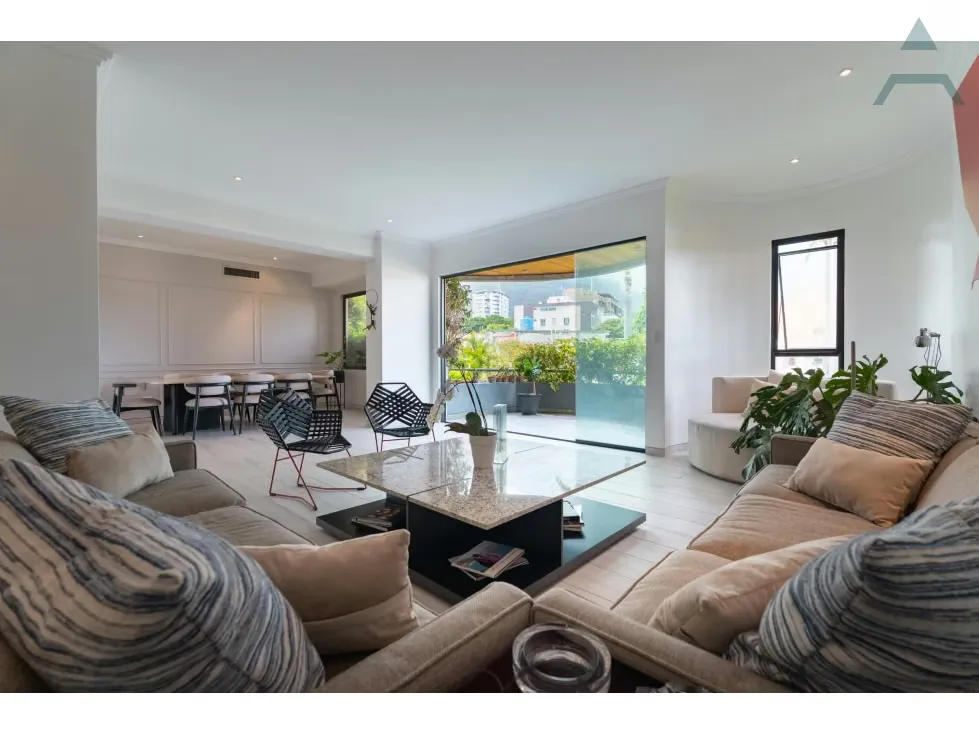 Se Vende Apartamento 341,82m² 3h/4b/3p Country Club - 21