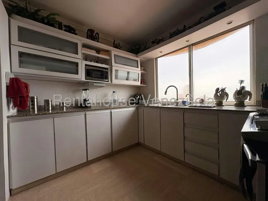 Apartamento (1 Nivel) en Alquiler en Avenida El Milagro, Zulia - 15