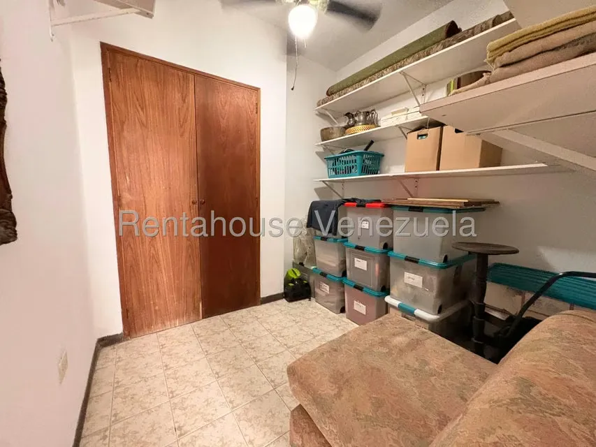Apartamento (1 Nivel) en Alquiler en Avenida El Milagro, Zulia - 18