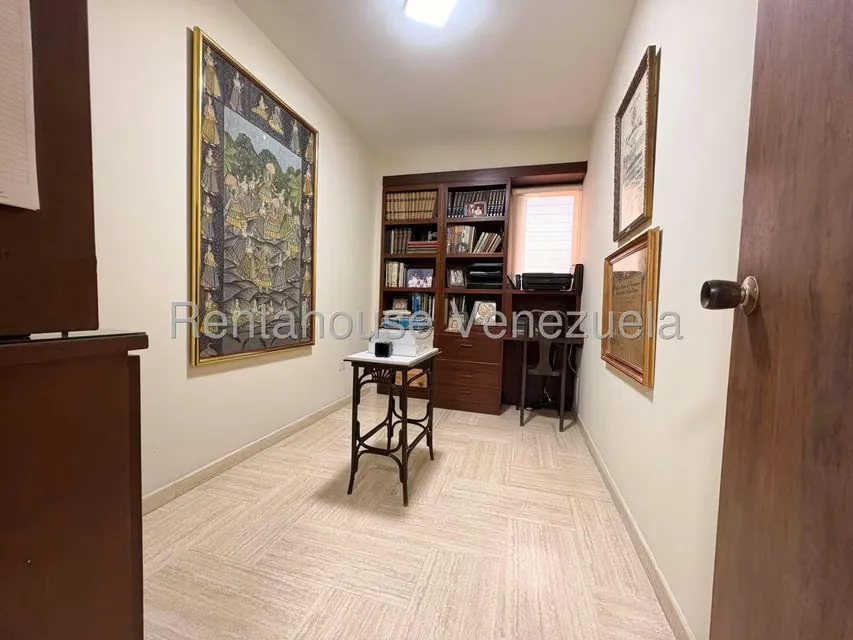 Apartamento (1 Nivel) en Alquiler en Avenida El Milagro, Zulia - 22