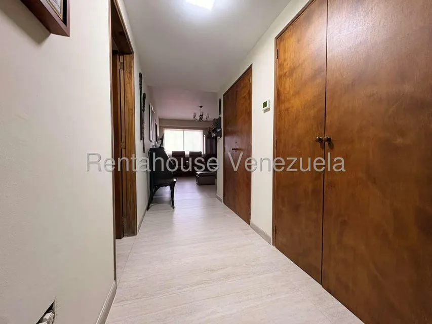 Apartamento (1 Nivel) en Alquiler en Avenida El Milagro, Zulia - 23