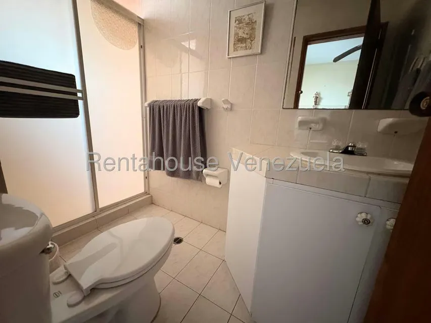 Apartamento (1 Nivel) en Alquiler en Avenida El Milagro, Zulia - 26