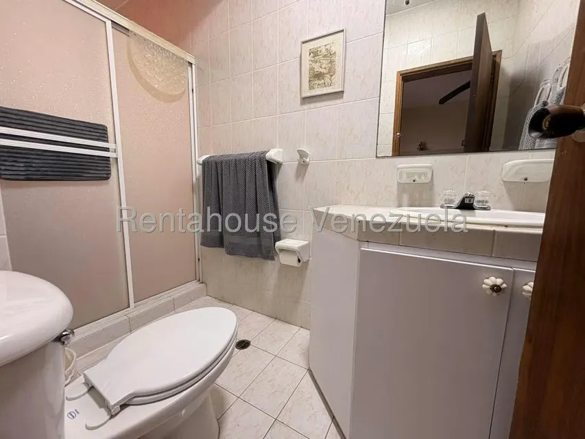 Apartamento (1 Nivel) en Alquiler en Avenida El Milagro, Zulia - 27