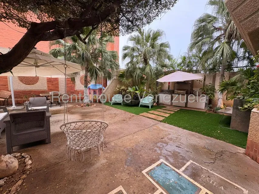 Apartamento (1 Nivel) en Alquiler en Avenida El Milagro, Zulia - 33