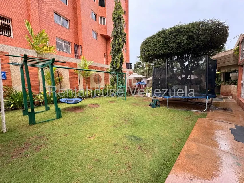Apartamento (1 Nivel) en Alquiler en Avenida El Milagro, Zulia - 34
