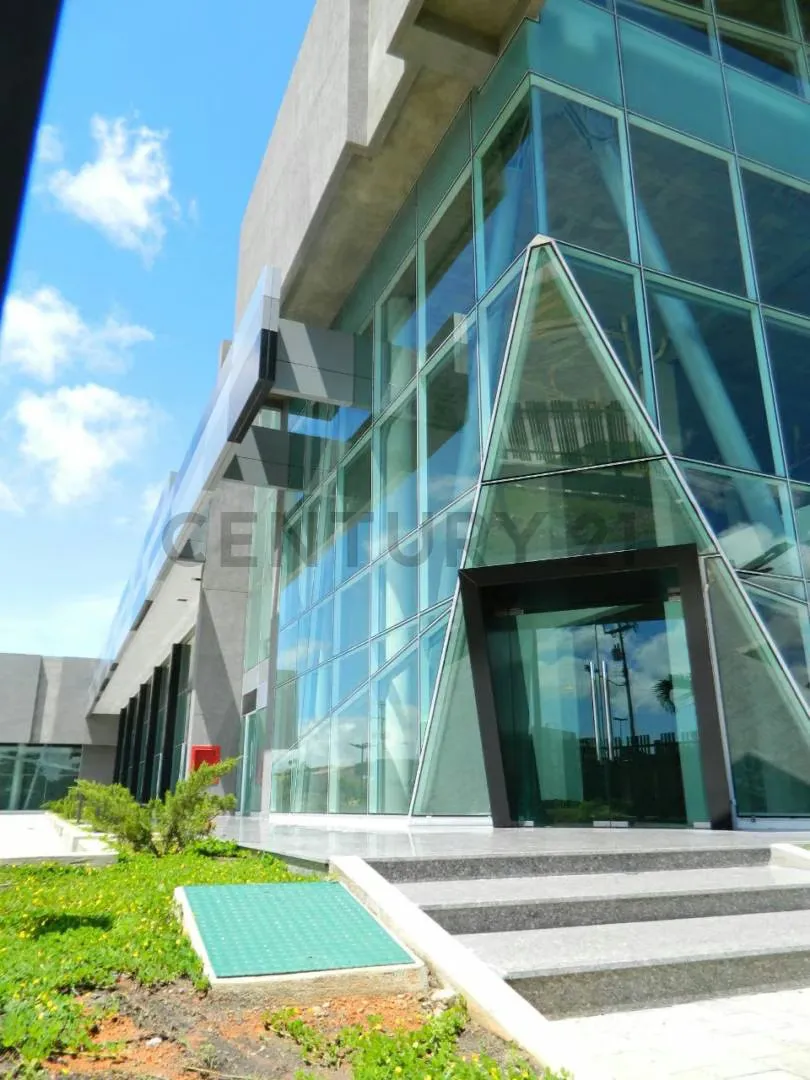 CENTRO COMERCIAL EN VENTA C.C Suata, Unare II Calle Neveri - 13