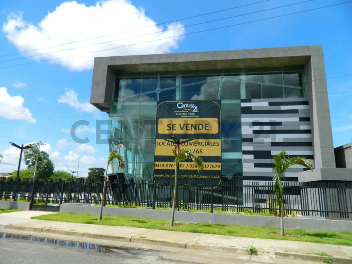 CENTRO COMERCIAL EN VENTA C.C Suata, Unare II Calle Neveri - 19