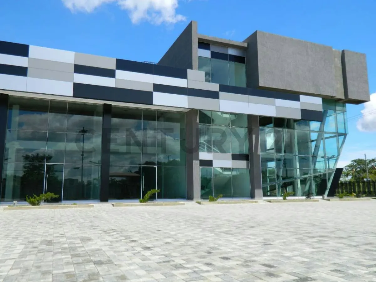 CENTRO COMERCIAL EN VENTA C.C Suata, Unare II Calle Neveri - 8