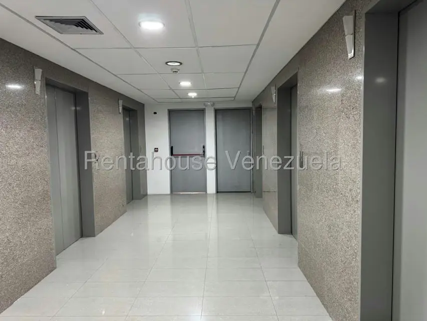 Oficina en Venta en Los Dos Caminos, Distrito Metropolitano - 2